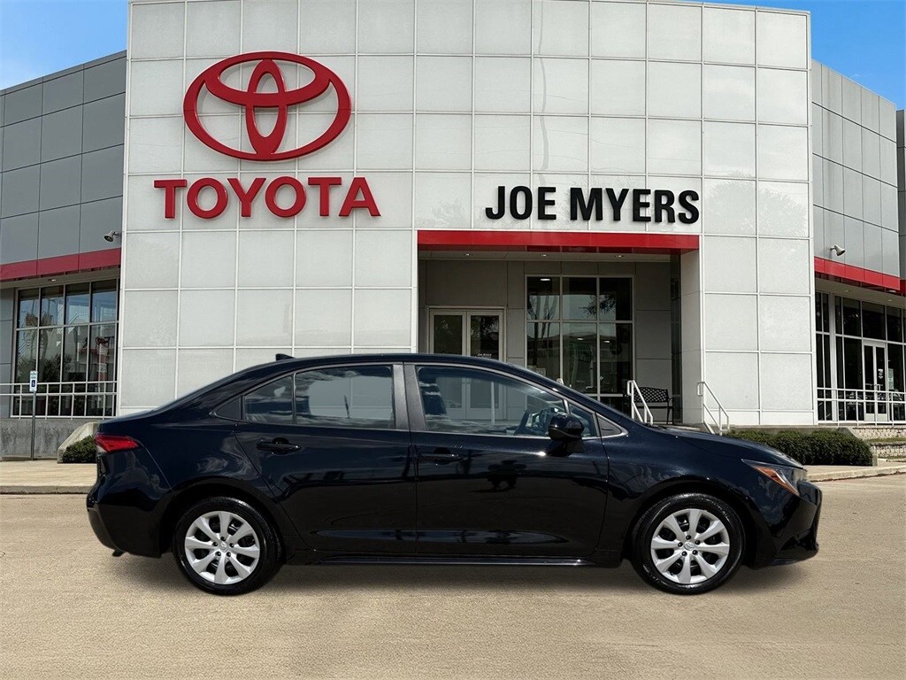 Used 2024 Toyota Corolla LE Sedan
