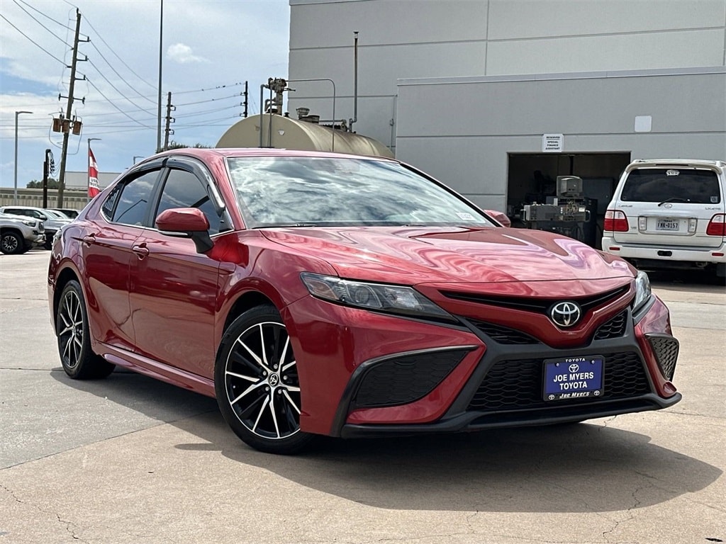 Used 2021 Toyota Camry SE with VIN 4T1T11AK7MU429484 for sale in Houston, TX