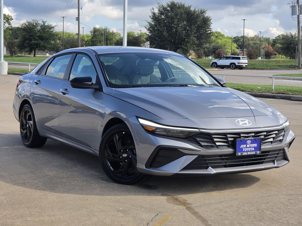 Used 2026 Fluid Metal Hyundai SEL Sport image 2