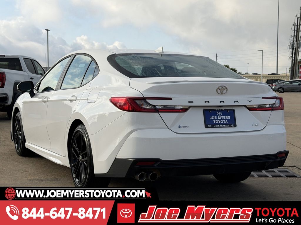 Used 2025 Ice Cap Toyota SE image 7