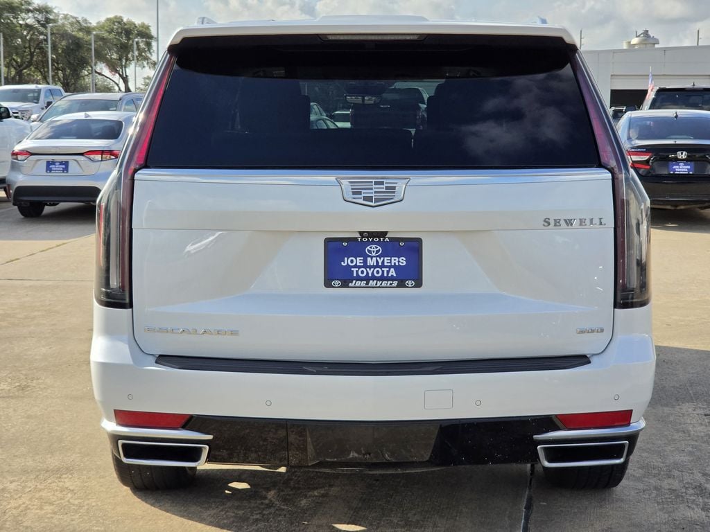 Used 2022 Crystal White Tricoat Cadillac Premium Luxury Platinum image 8