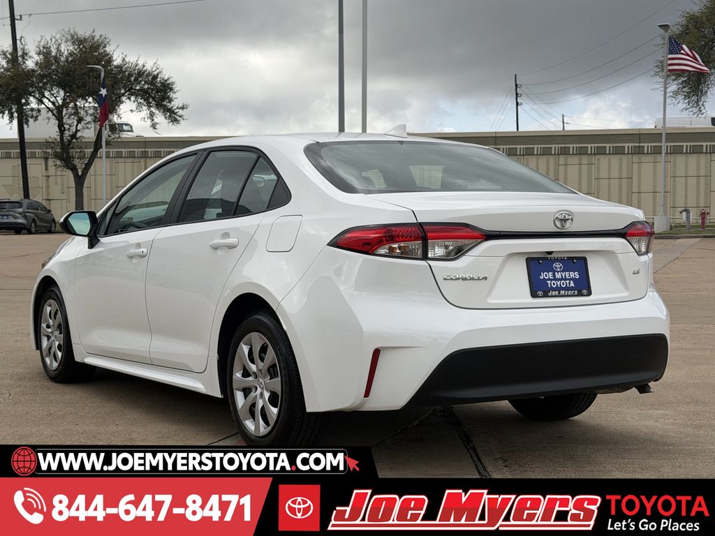 Used 2025 Ice Cap Toyota LE image 7