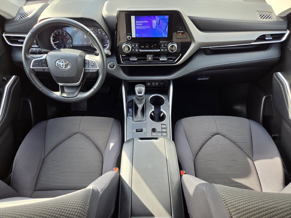 Used 2025 Midnight Black Metallic Toyota LE image 13
