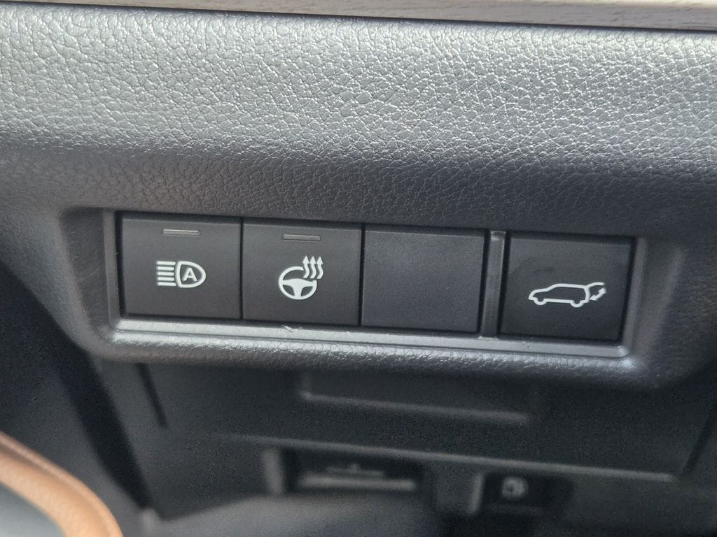 Used 2026 Pearl Toyota Platinum image 25