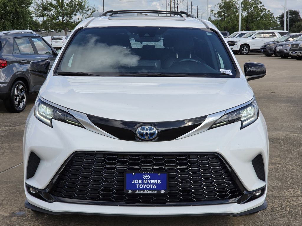 Used 2023 Ice Toyota XSE image 3