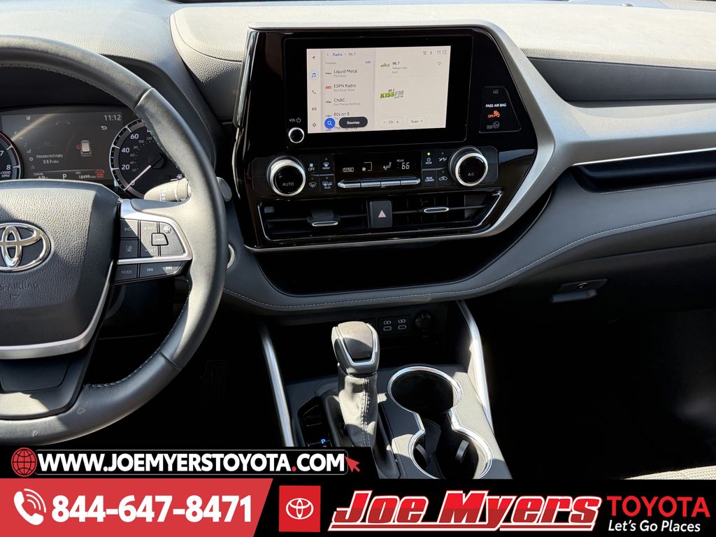 Used 2025 Magnetic Gray Metallic Toyota LE image 17