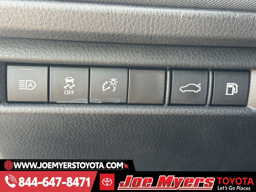 Used 2025 Ice Cap Toyota LE image 26