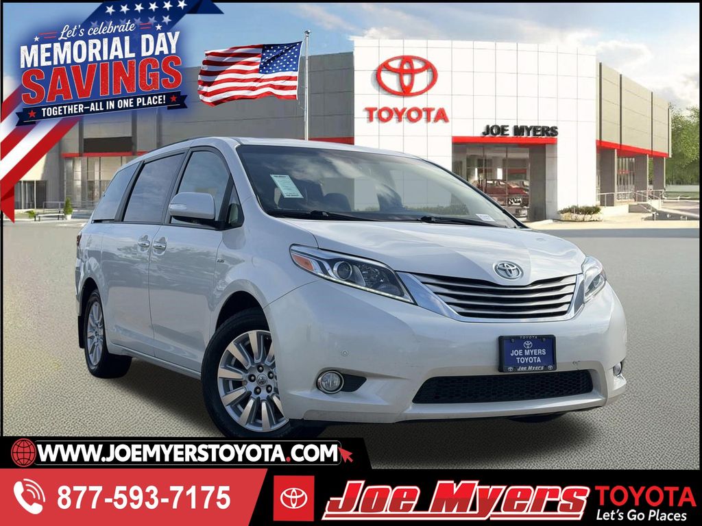 2017 Toyota Sienna Limited V6 AWD 7-Passenger's photo