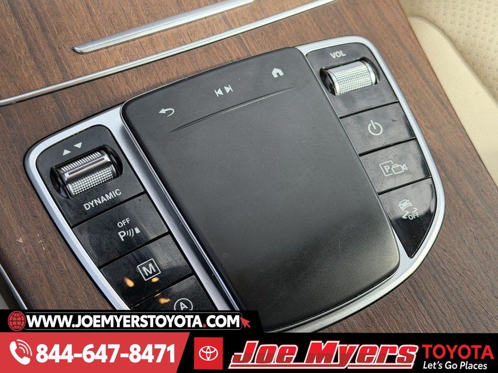 Used 2021 Polar White Mercedes-Benz GLC 300 image 21