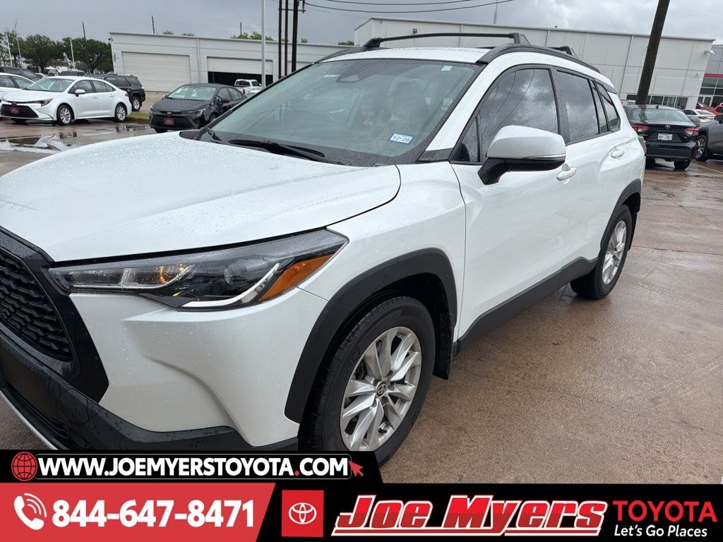 Used 2024 Toyota Corolla Cross LE SUV