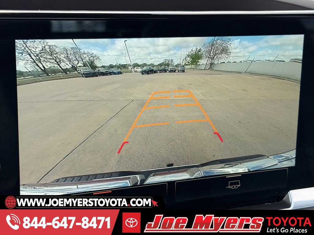 Used 2024 Summit White GMC SLT image 19