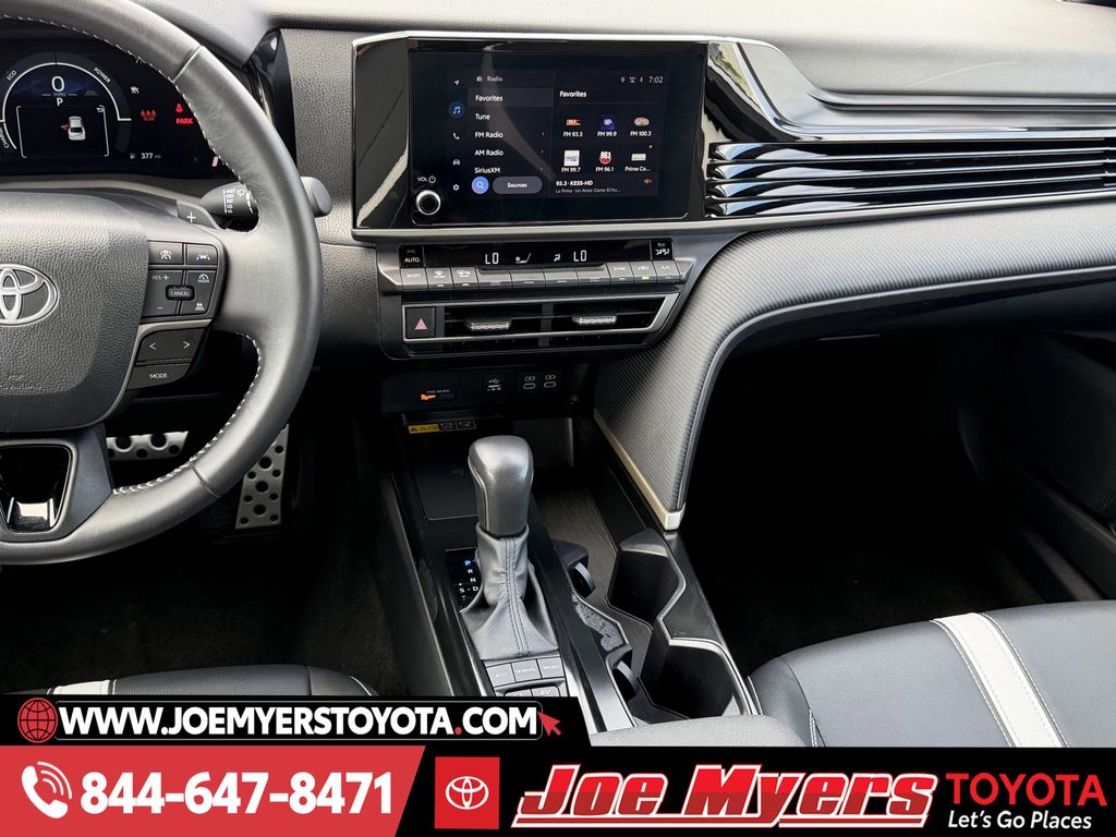 Used 2025 Ice Cap Toyota SE image 17