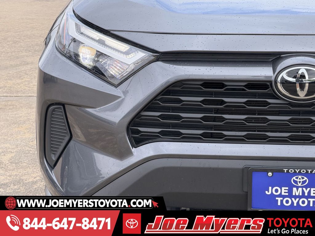Used 2025 Magnetic Gray Metallic Toyota XLE image 5