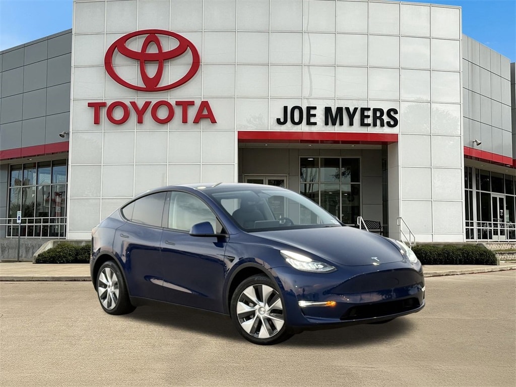 Used 2022 Tesla Model Y Long Range with VIN 7SAYGDEE7NF507046 for sale in Houston, TX