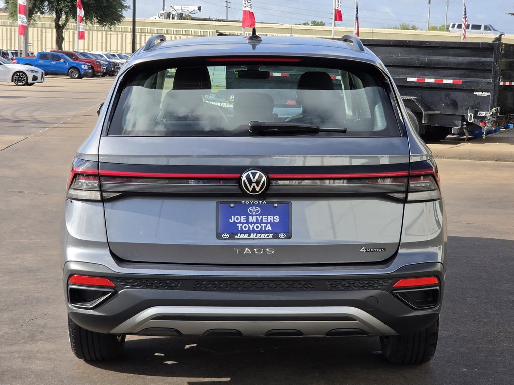 Used 2025 Black Volkswagen 1.5T S image 8