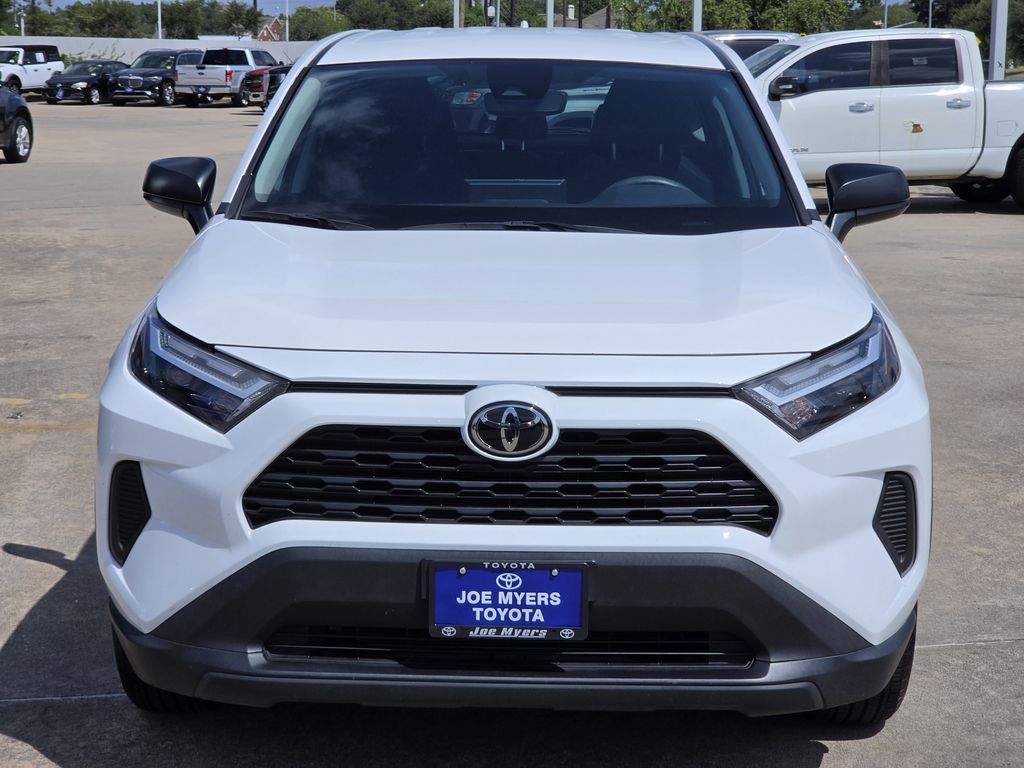 Used 2024 Ice Toyota LE image 3