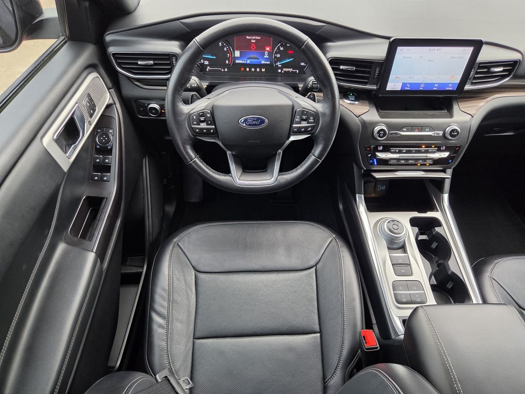 Used 2020 Black Metallic Ford Limited image 13