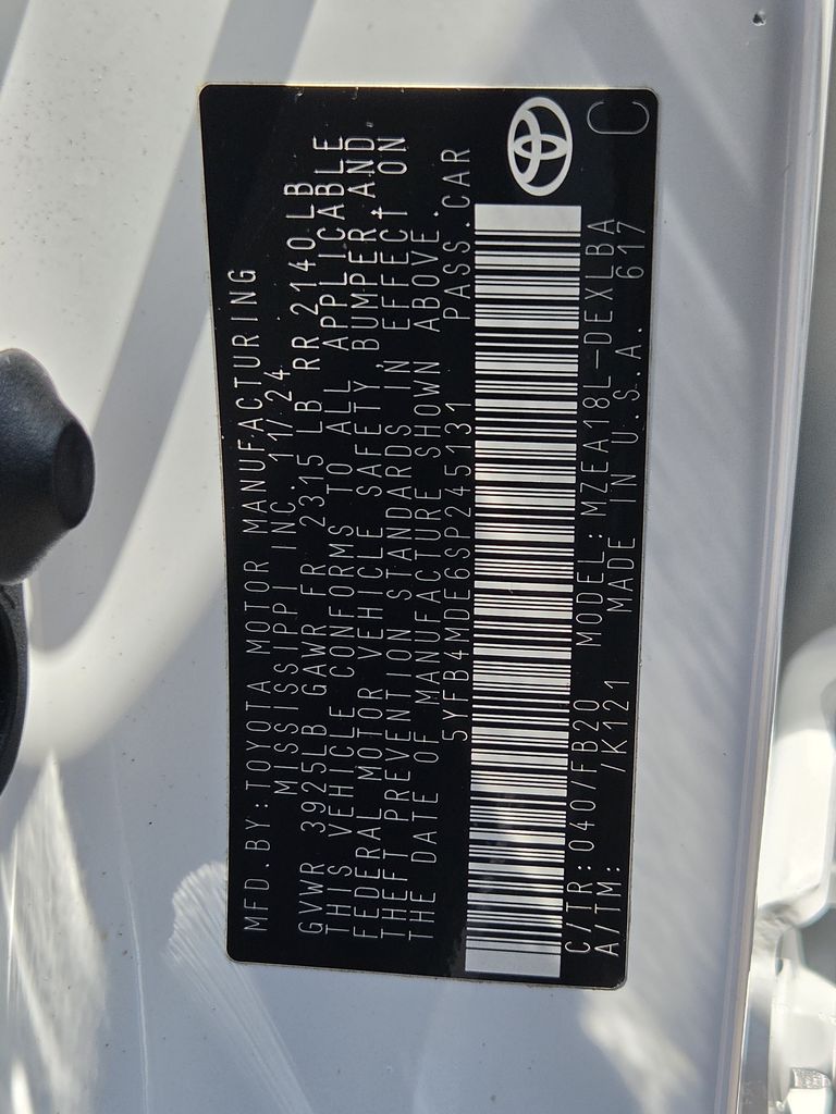Used 2025 Ice Toyota LE image 30
