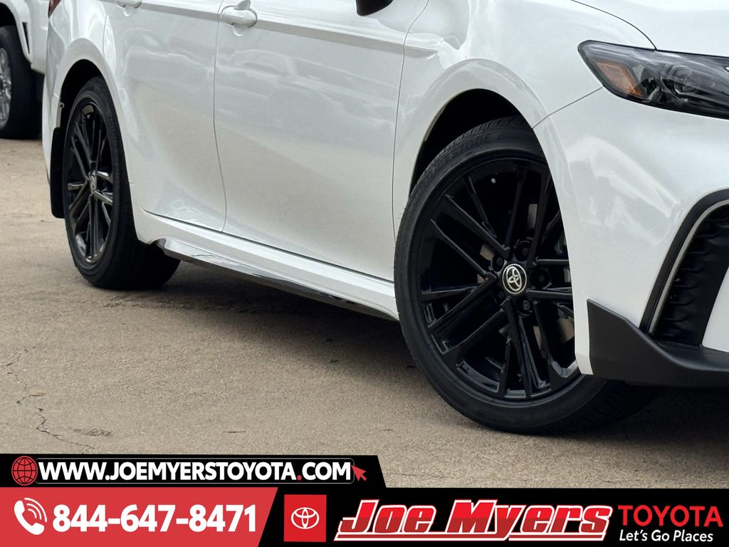 New 2026 Ice Cap Toyota SE image 11