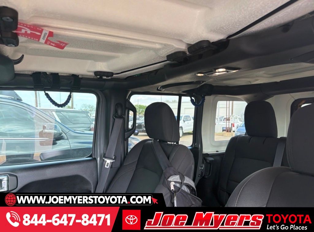 Used 2023 Sting-Gray Clearcoat Jeep High Tide image 3