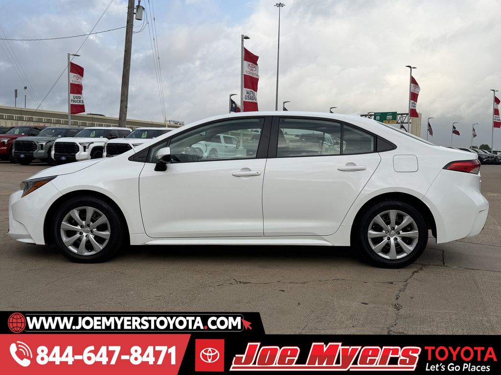 Used 2025 Ice Cap Toyota LE image 8