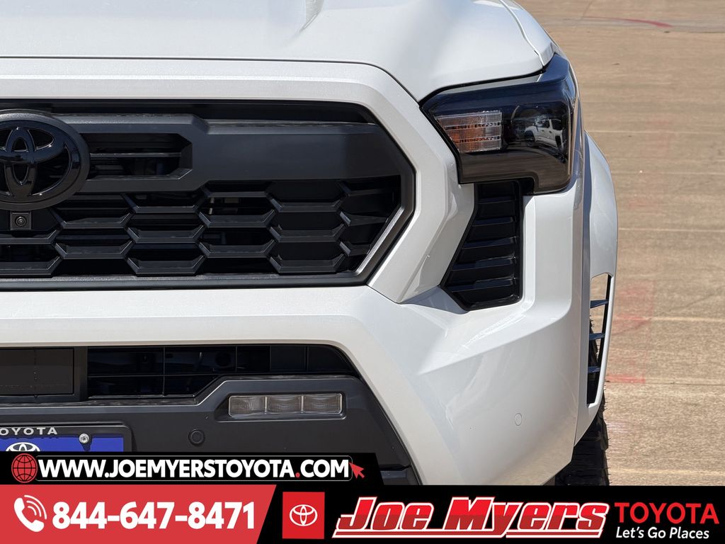 New 2026 Wind Chill Pear Toyota TRD Sport image 4