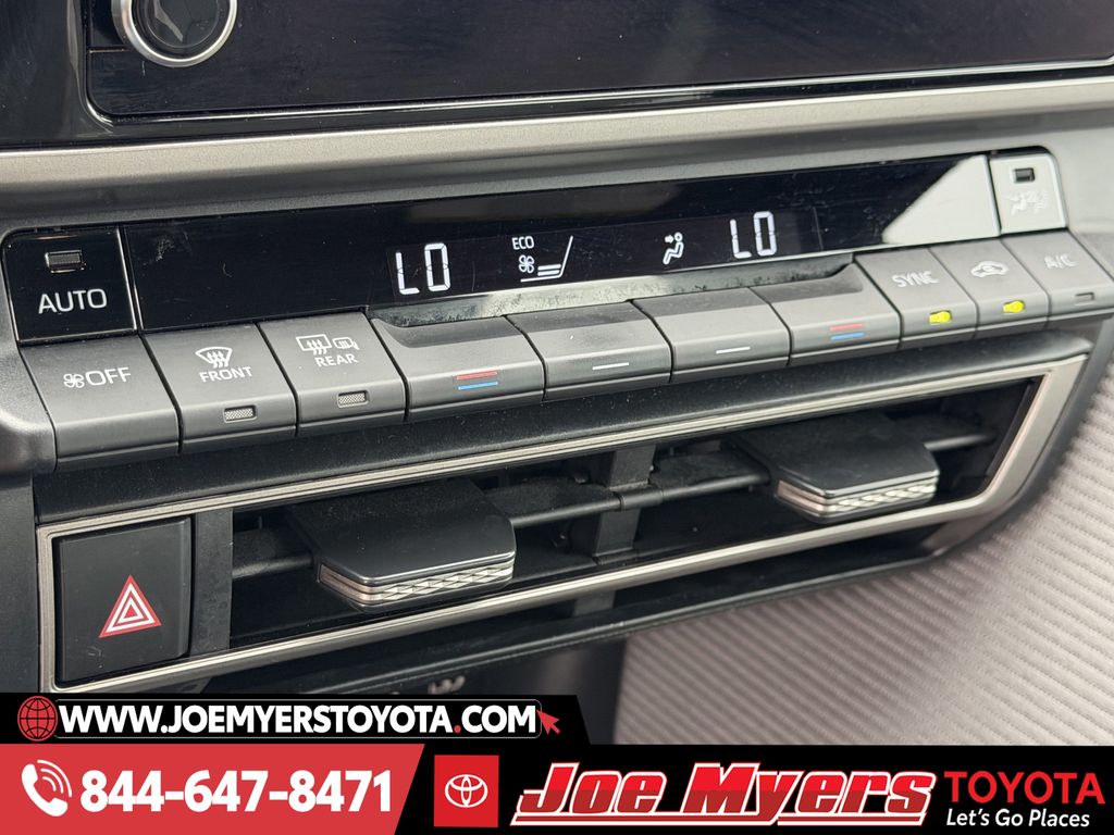 Used 2025 Ocean Gem Toyota SE image 20