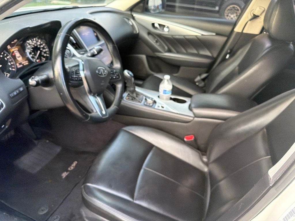 Used 2021 Pure White INFINITI 3.0t Luxe image 3