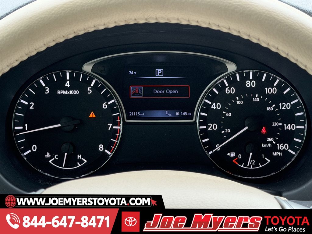 Used 2016 Cayenne Red Nissan 2.5 SL image 16