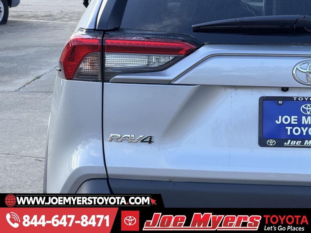 Used 2025 Silver Sky Metallic Toyota LE image 10