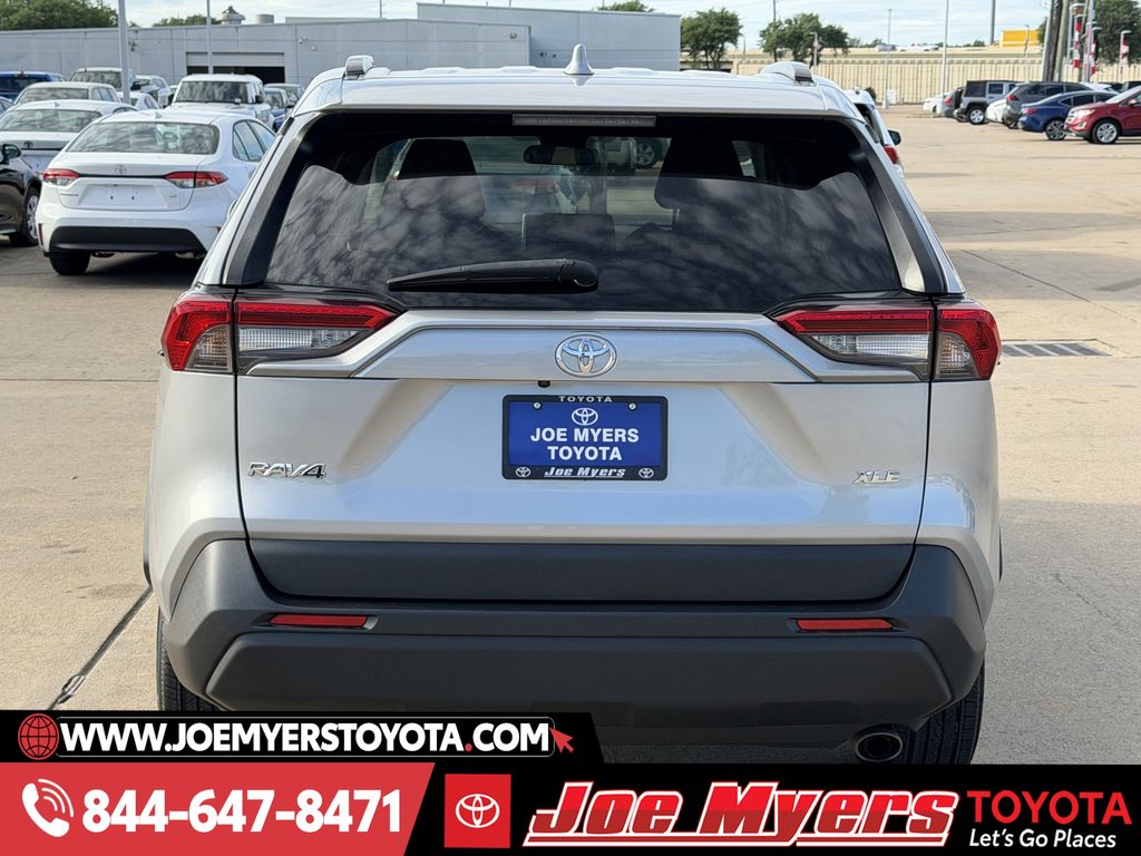 Used 2023 Silver Sky Metallic Toyota XLE image 8