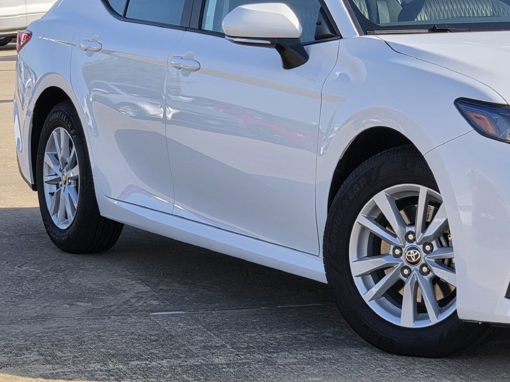 Used 2026 Ice Toyota LE image 12