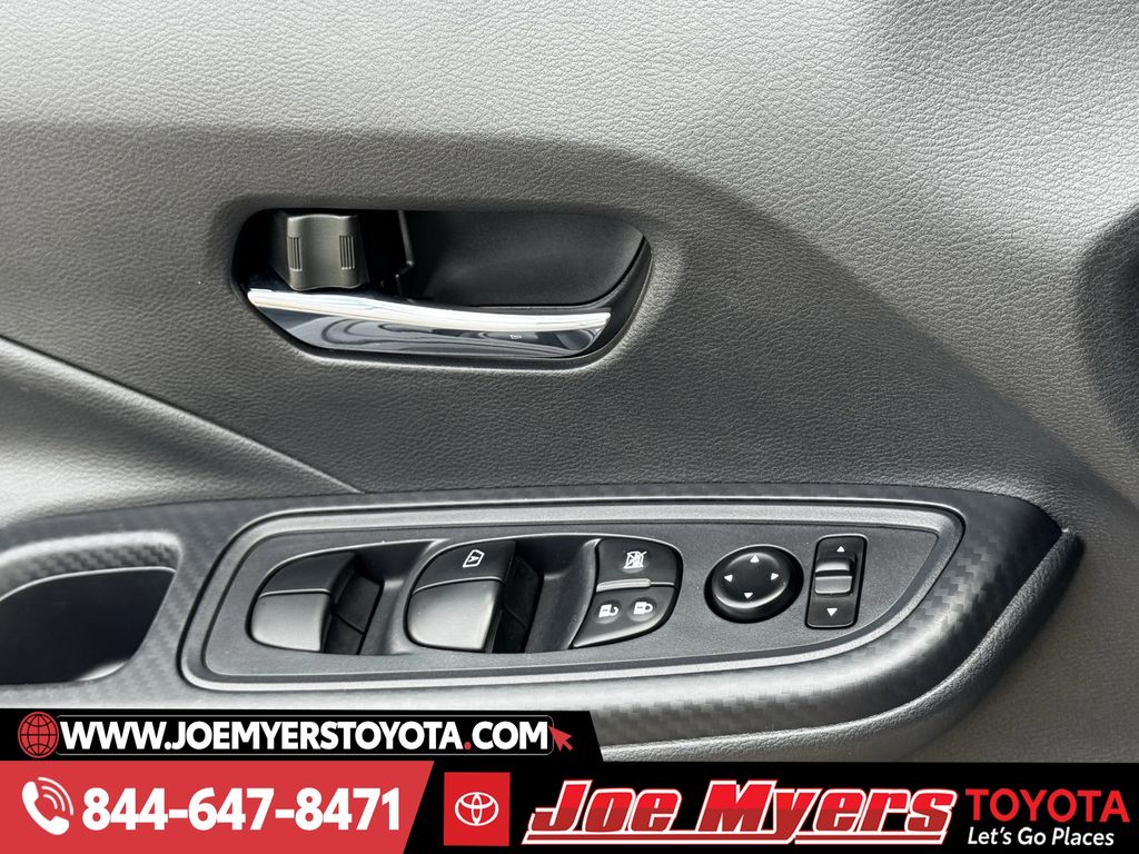 Used 2025 Brilliant Silver Metallic Nissan 1.6 SV image 26