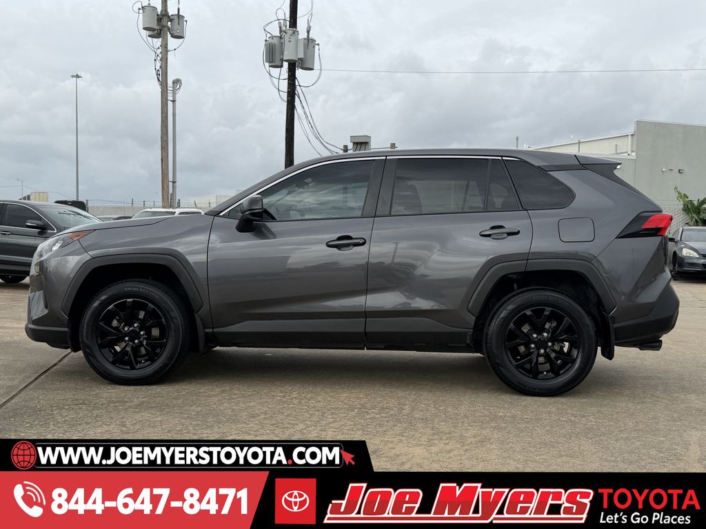 Used 2022 Magnetic Gray Metallic Toyota LE image 6