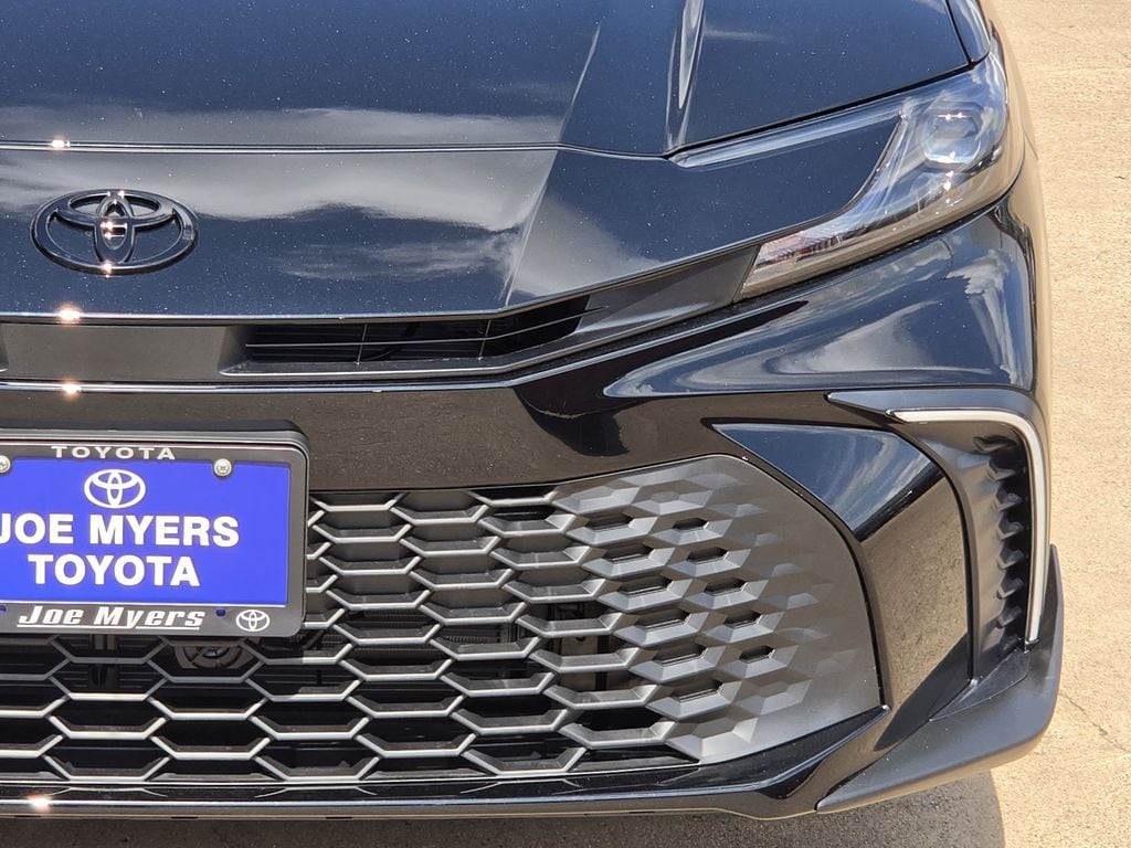 New 2026 Midnight Black Met Toyota SE image 4