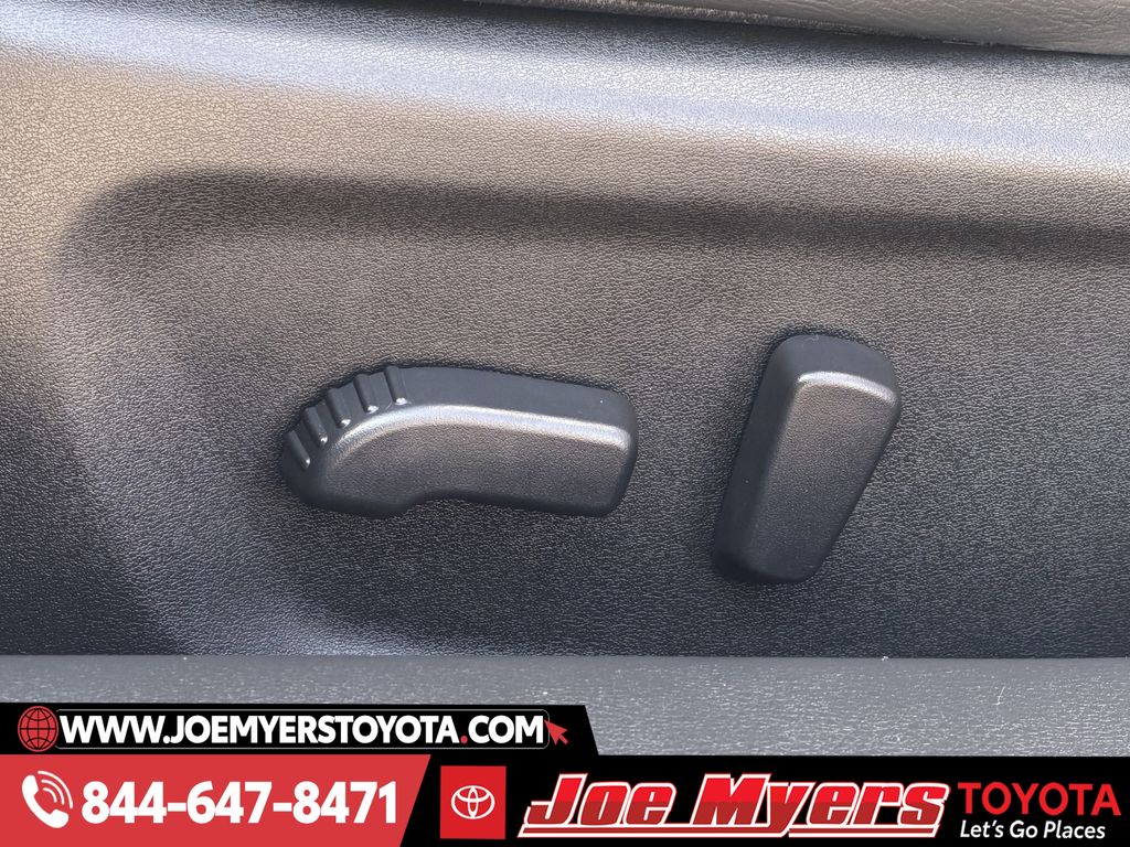 Used 2025 Super Black Clearcoat Nissan 2.5 SR image 28