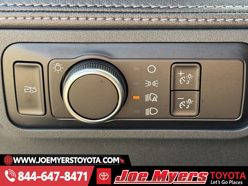 Used 2025 Silver Metallic Ford Ecoboost Premium image 24