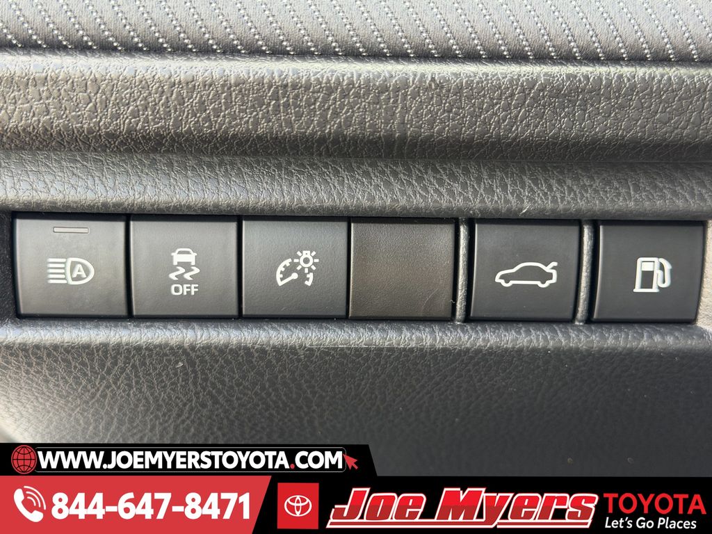 Used 2025 Ice Cap Toyota SE image 25