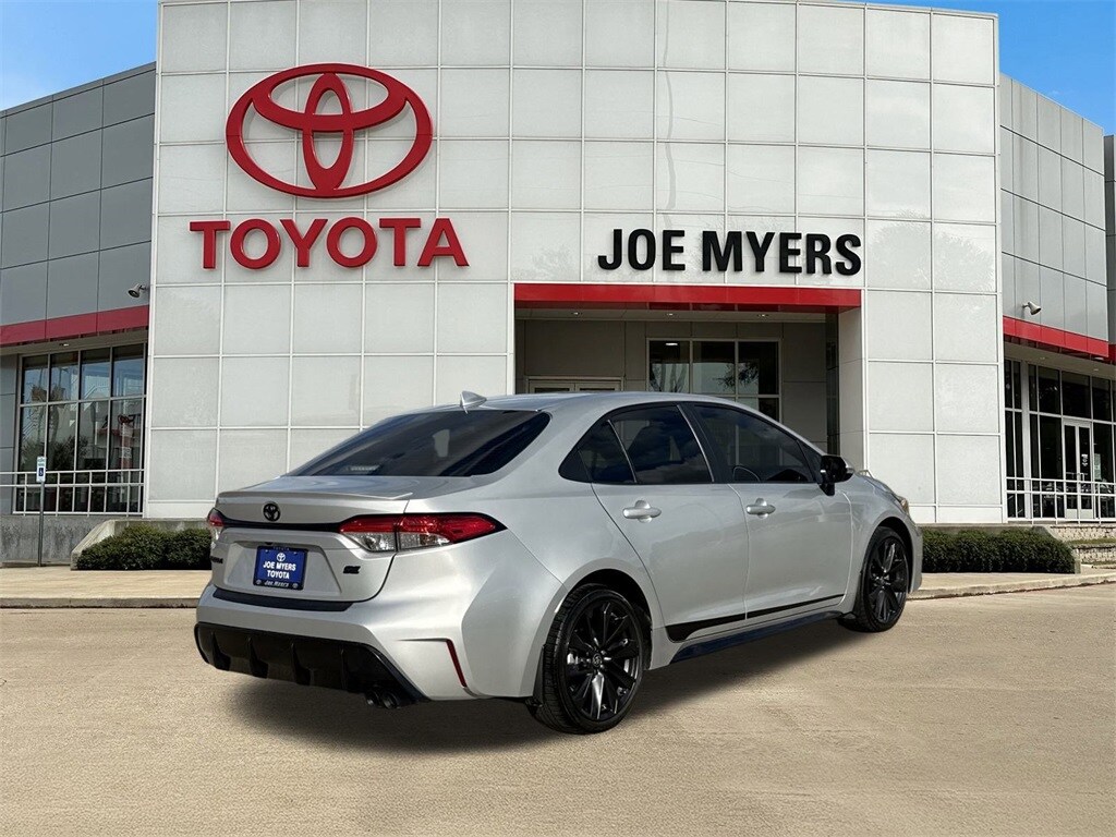 2024 Toyota Corolla SE photo 3