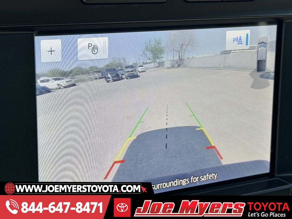 Used 2023 Oxford White Ford XLT image 19