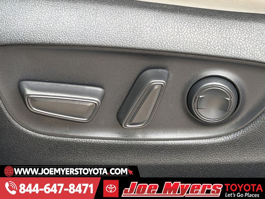 Used 2022 Silver Sky Metallic Toyota XLE Premium image 28