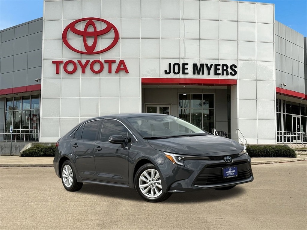 Used 2025 Toyota Corolla Hybrid XLE Sedan