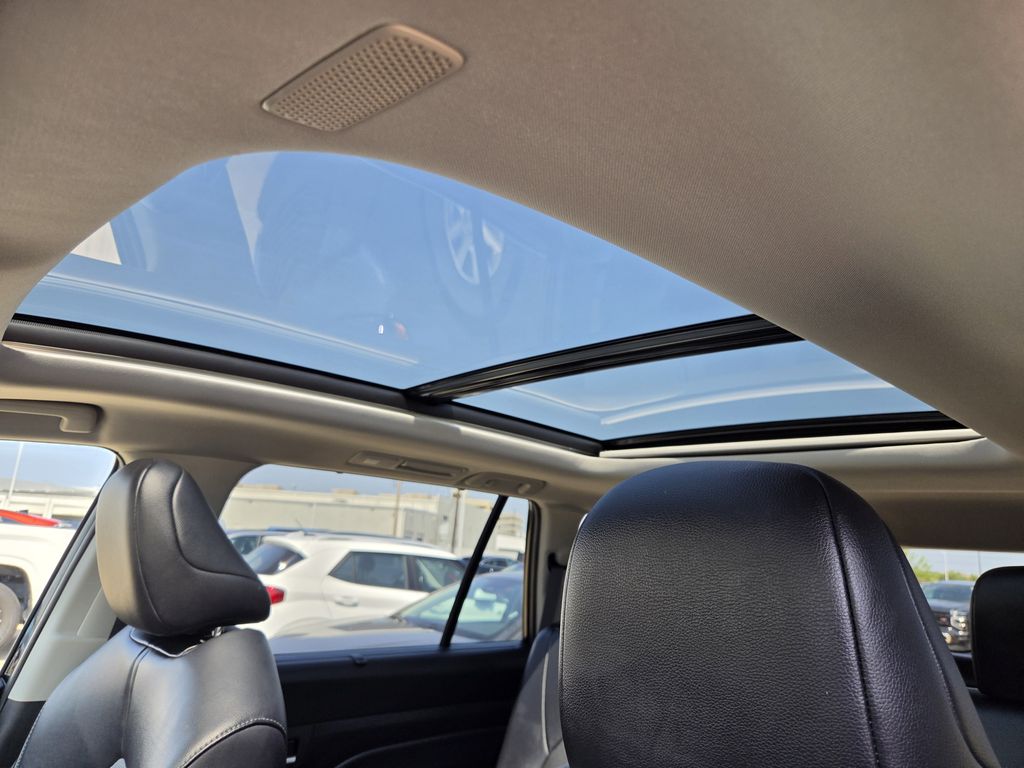 Used 2025 Midnight Black Metallic Toyota XLE image 29