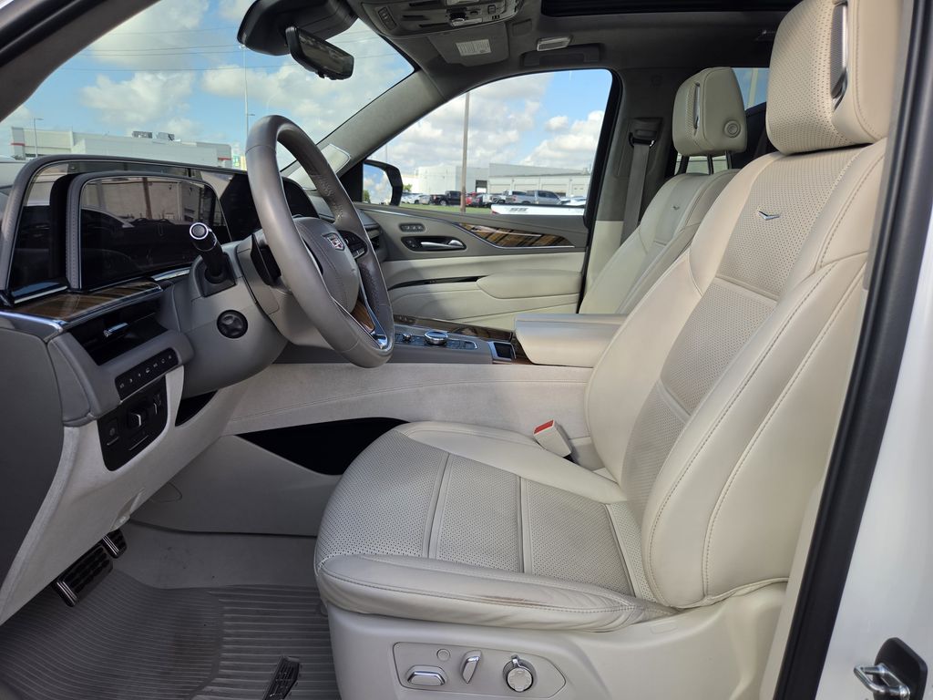 Used 2022 Crystal White Tricoat Cadillac Premium Luxury Platinum image 26