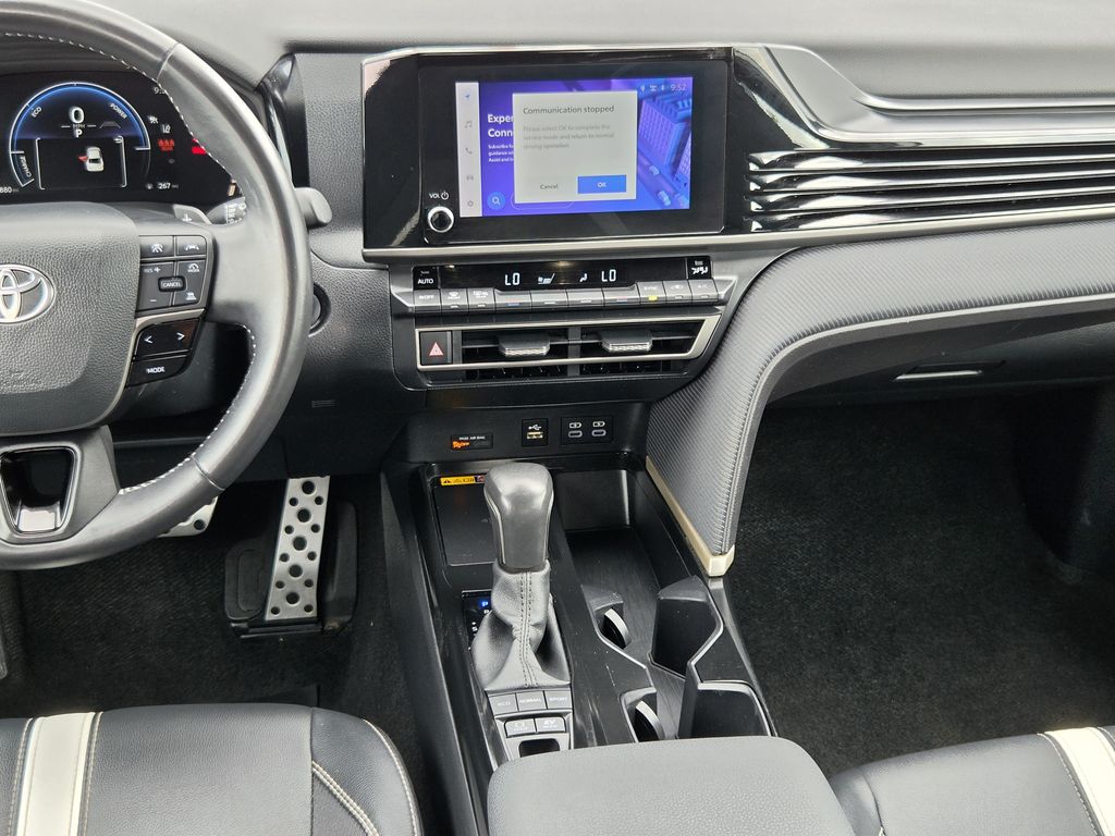 Used 2025 Ice Toyota SE image 17
