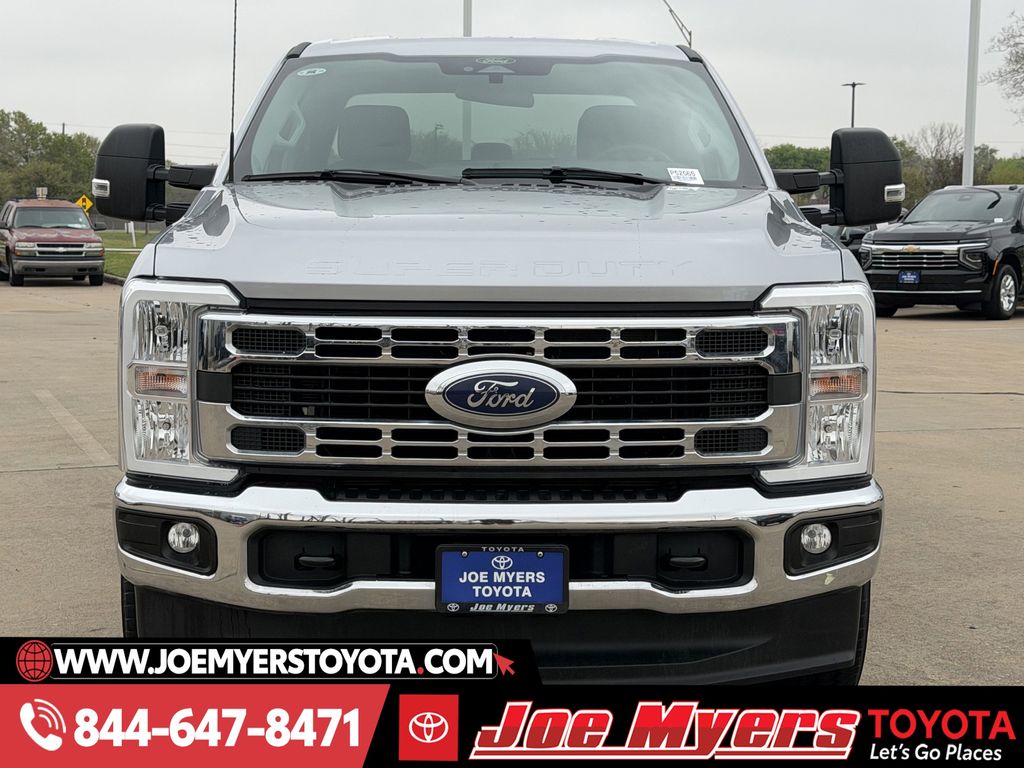 Used 2024 Iconic Silver Metallic Ford XLT image 3