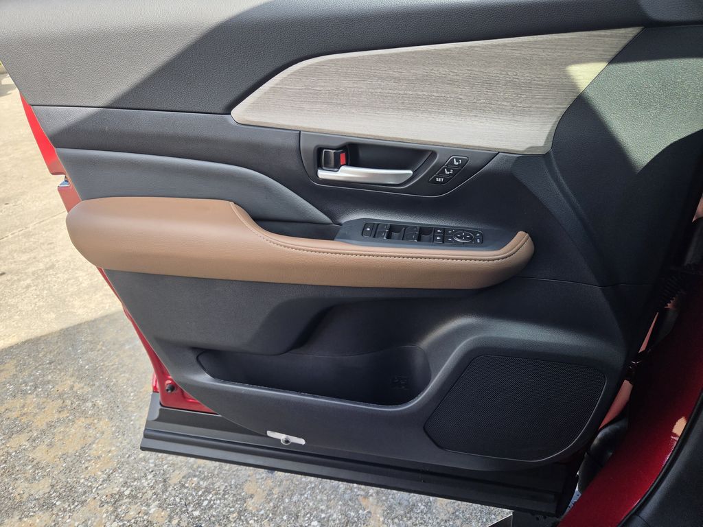 Used 2026 Pearl Toyota Platinum image 26