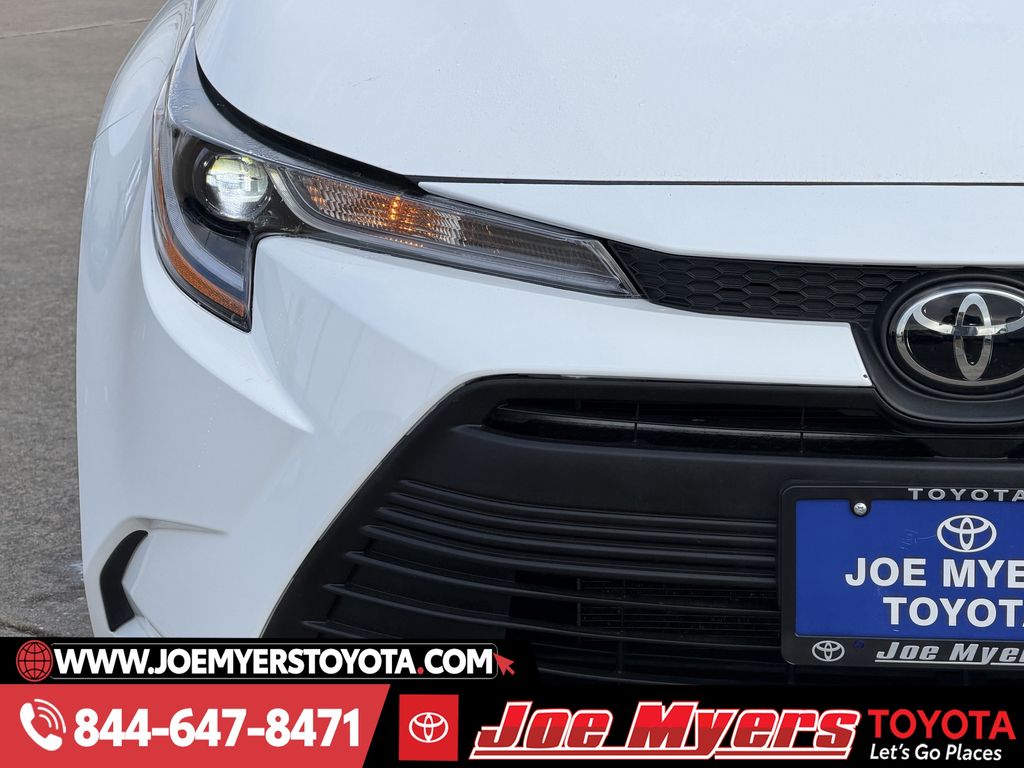 Used 2024 Ice Cap Toyota LE image 5