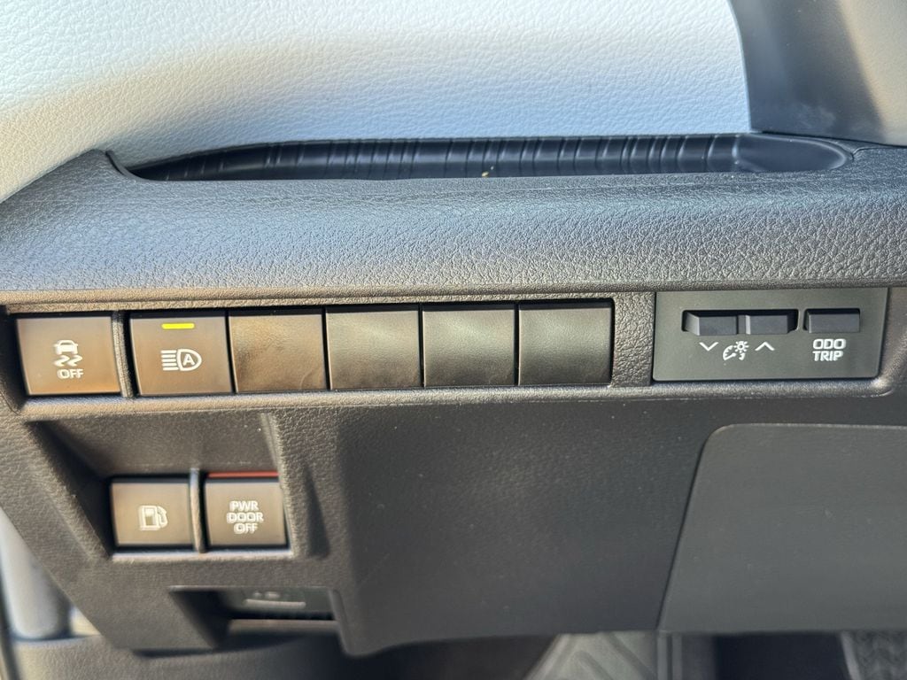 Used 2025 Midnight Black Metallic Toyota XLE image 20