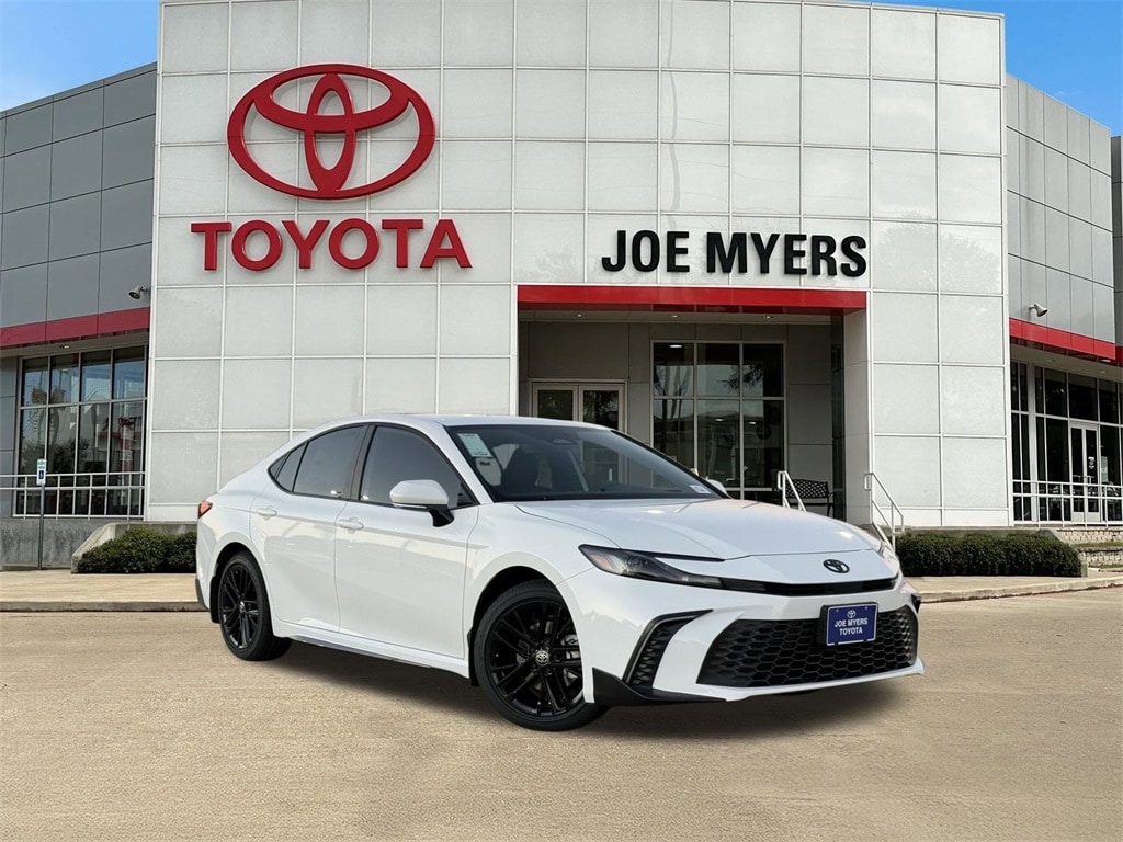 New 2026 Toyota Camry SE Sedan